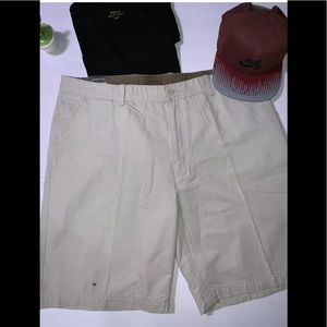 ST. JOHN’S BAY men cargo Bermuda short size 42